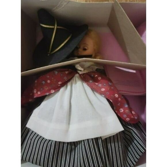 Madame Alexander Mother Goose Doll - Picture 6 of 7